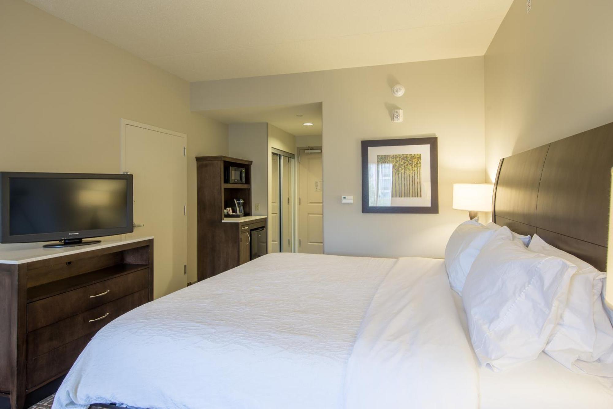 Hilton Garden Inn Raleigh Cary Ngoại thất bức ảnh