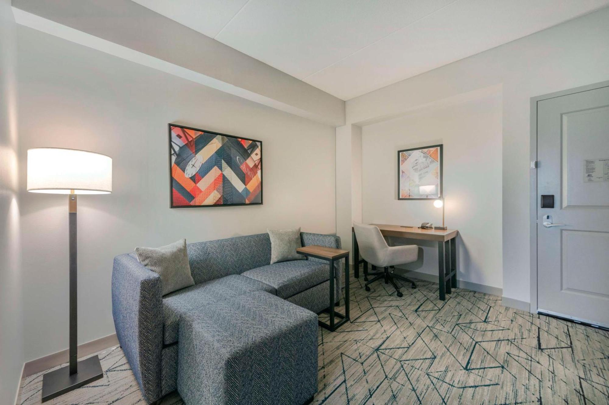 Hilton Garden Inn Raleigh Cary Ngoại thất bức ảnh
