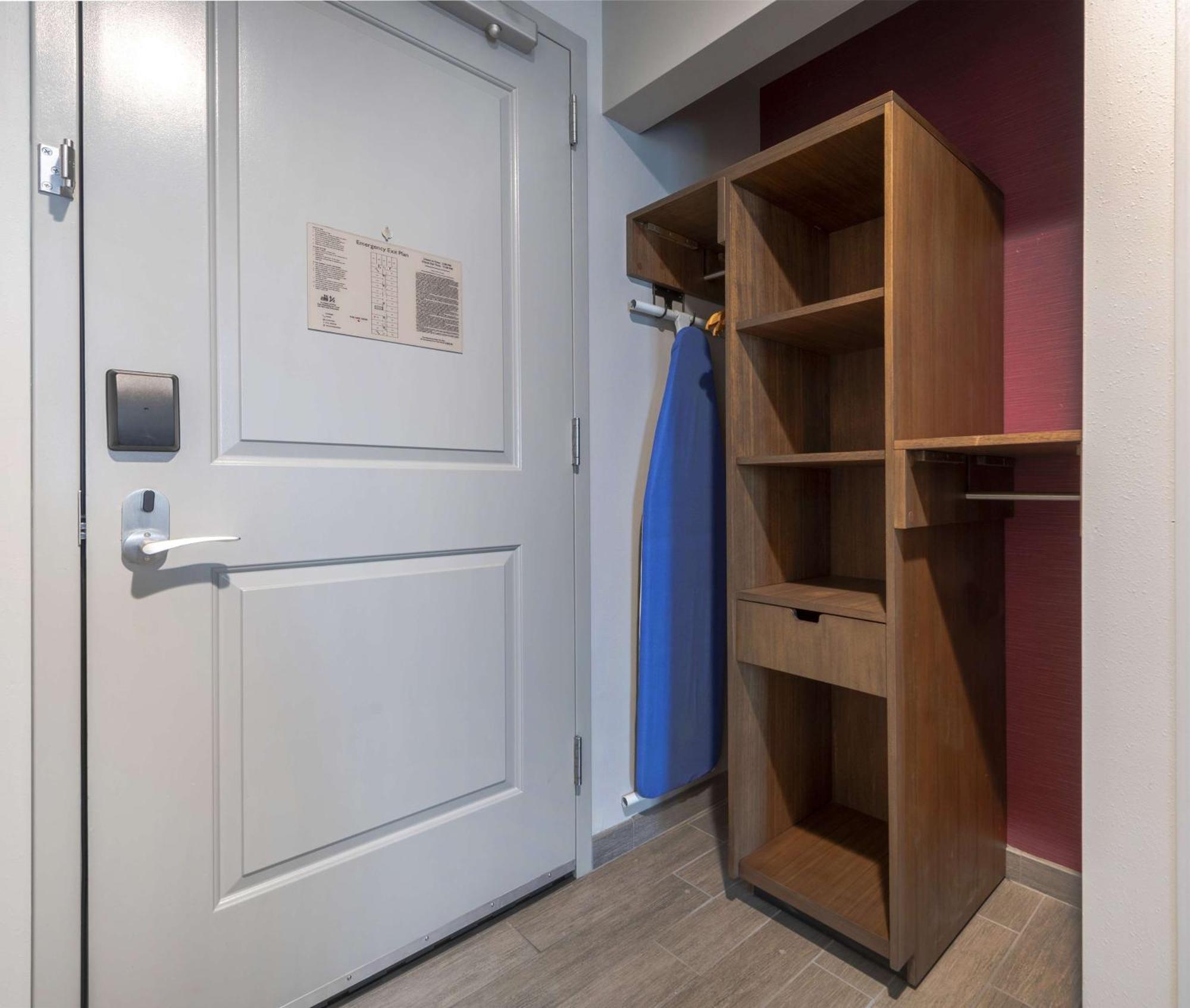Hilton Garden Inn Raleigh Cary Ngoại thất bức ảnh